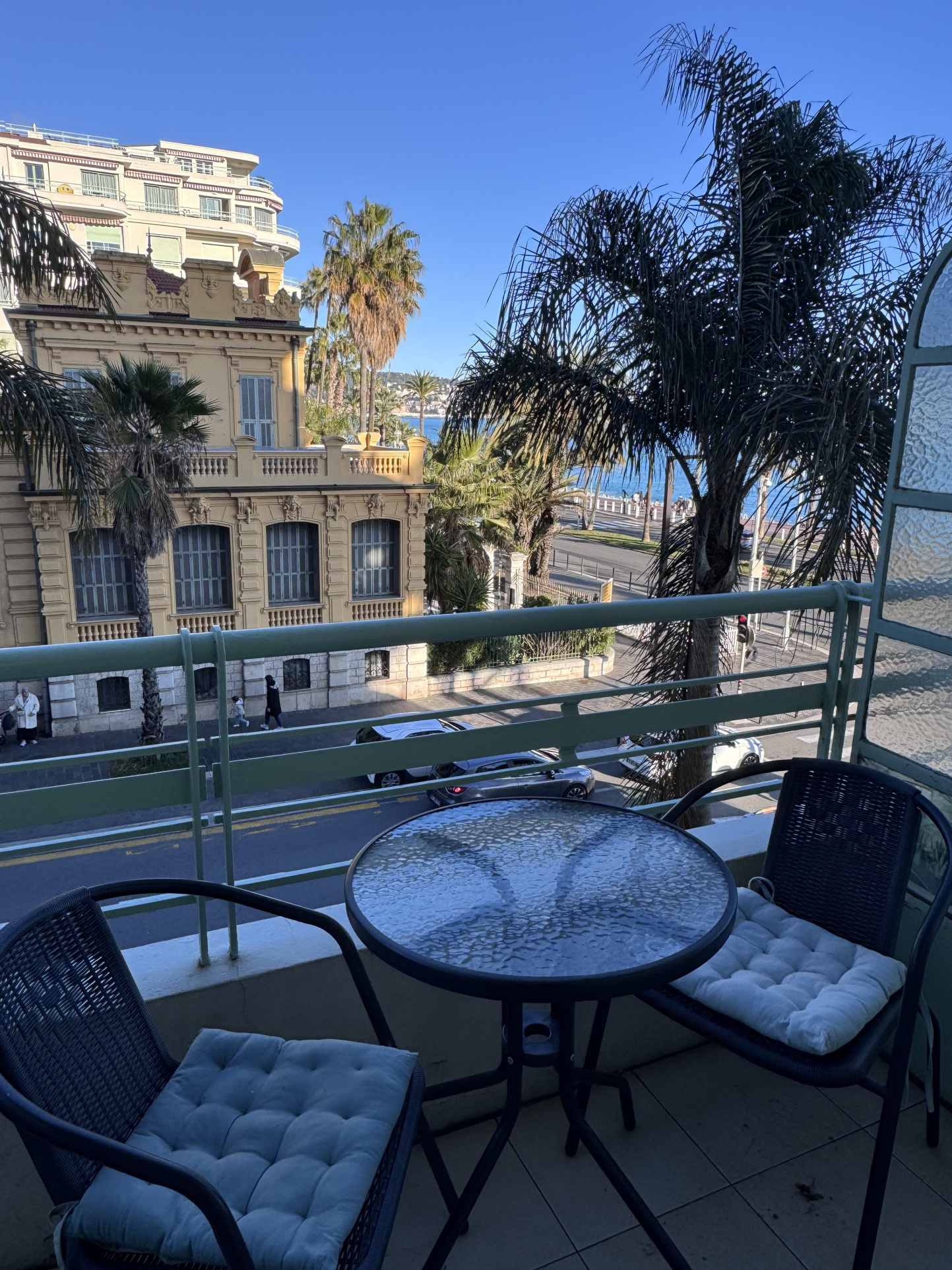 À LOUER (bail meublé) -- Appartement T2 de 52 m2, Vue mer, Pr